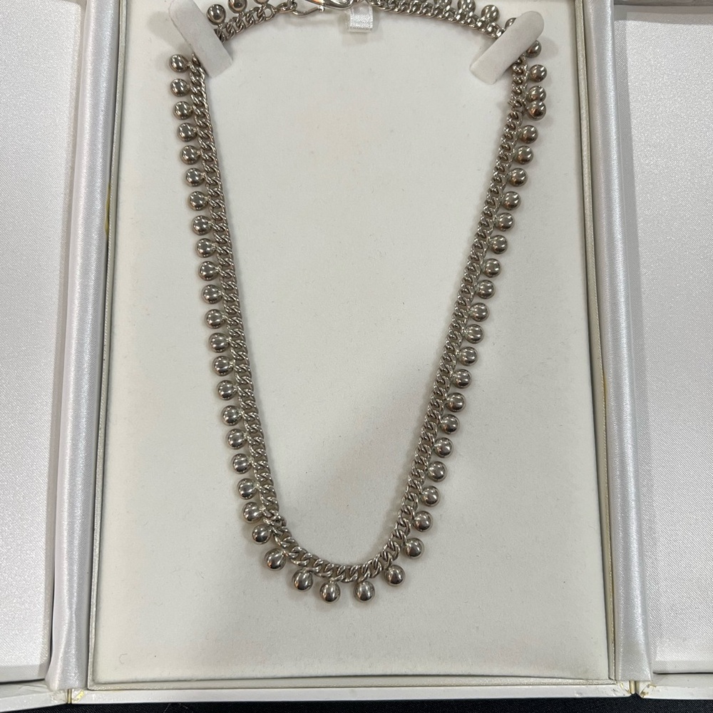Elegant Silver Necklace